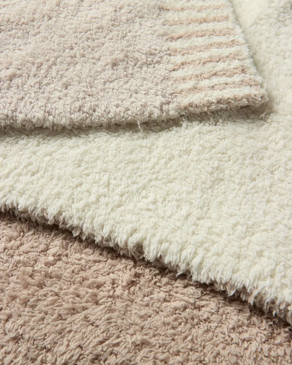 Barefoot Dreams CozyChic Cova Center Stripe Throw, 54" x 72" | Thumbnail 4 Barefoot Dreams CozyChic Cova Center Stripe Throw, 54" x 72" | Thumbnail 4