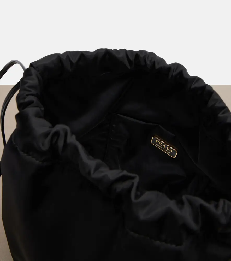 Prada Wish Re-Nylon pouch | Thumbnail 3