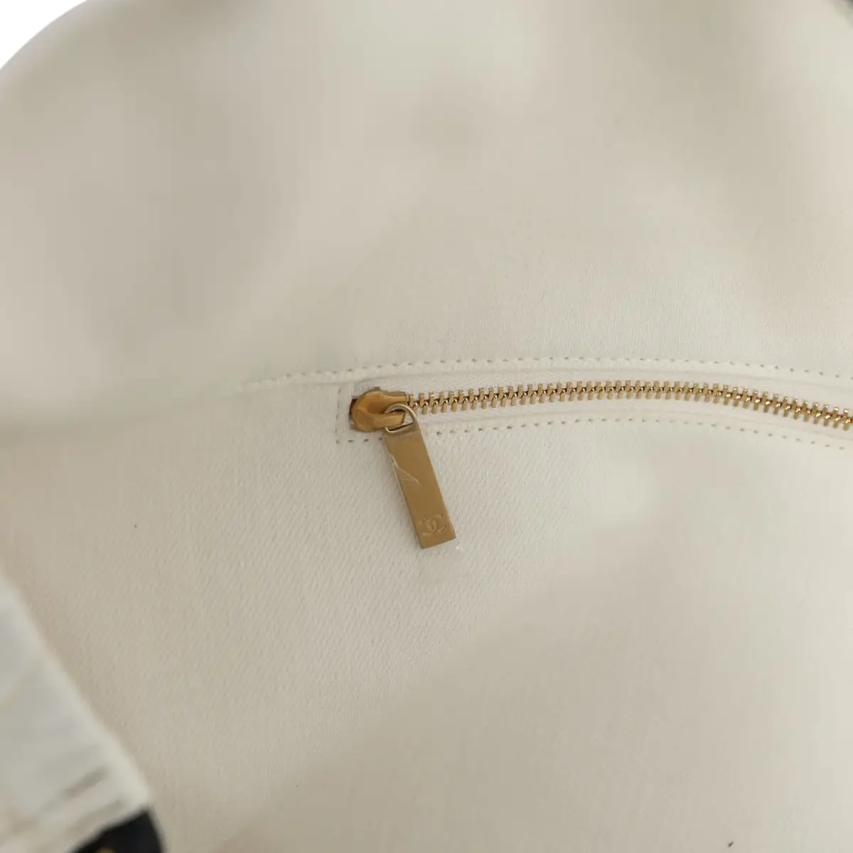 Chanel Chanel Maxi Coco Beach Cambon Hobo Bag White Denim and Black Calfskin Brushed Gold Hardware | Thumbnail 10 Chanel Chanel Maxi Coco Beach Cambon Hobo Bag White Denim and Black Calfskin Brushed Gold Hardware | Thumbnail 10