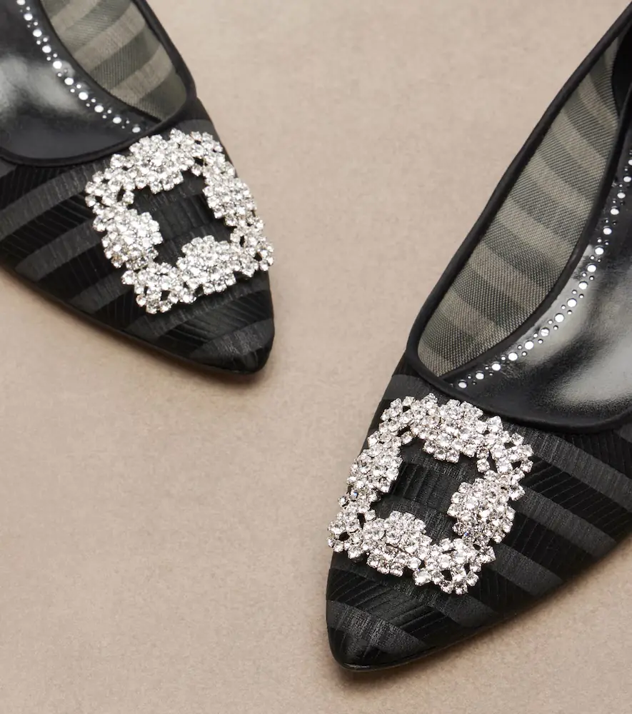Manolo Blahnik Hangisi embellished pumps | Thumbnail 3