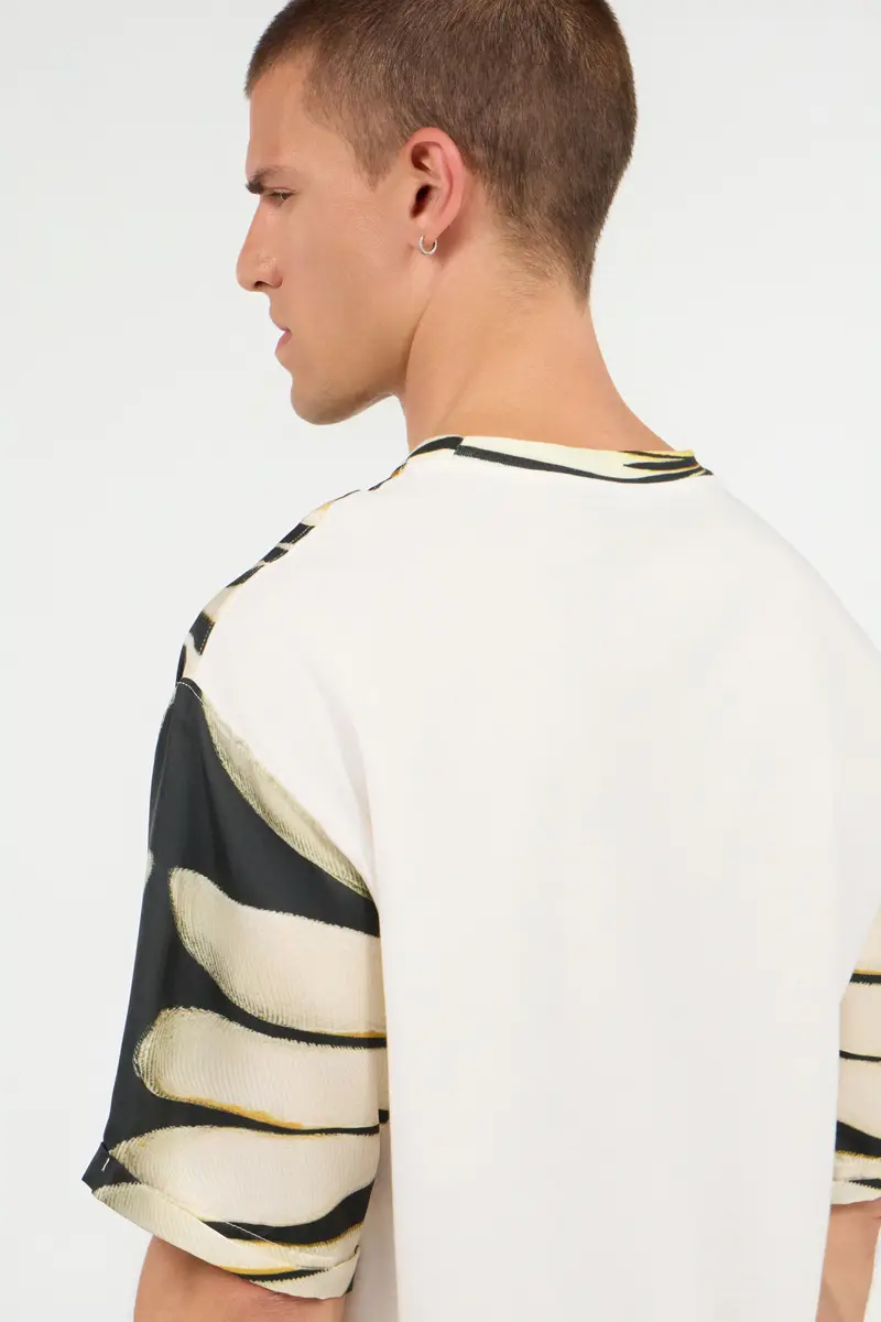 Roberto Cavalli Ray Of Gold Print T-Shirt | Thumbnail 6 Roberto Cavalli Ray Of Gold Print T-Shirt | Thumbnail 6