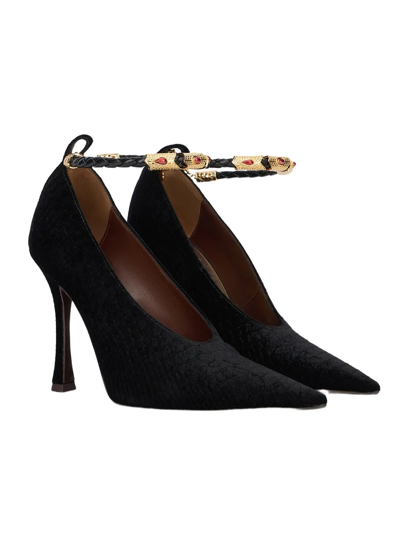 Black Pumps With Strap Black Pumps With Strap