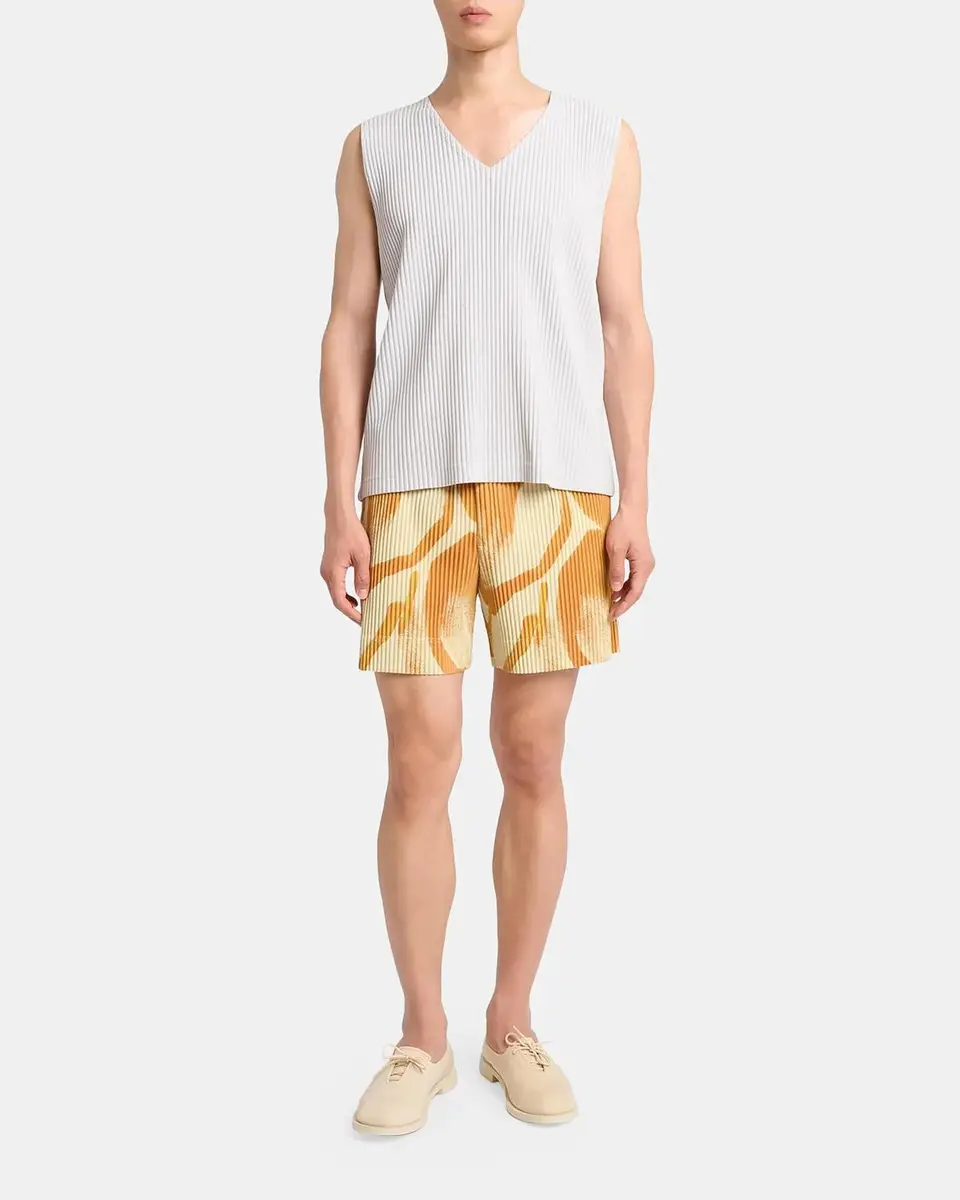 Homme Plissé Issey Miyake Men's Pleated Pull-On Shorts | Thumbnail 2 Homme Plissé Issey Miyake Men's Pleated Pull-On Shorts | Thumbnail 2