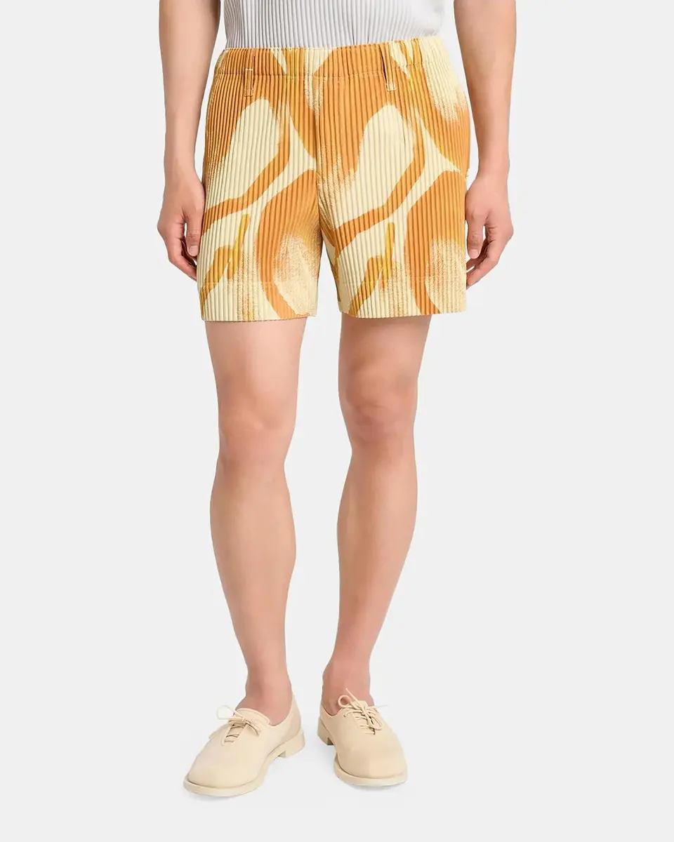 Homme Plissé Issey Miyake Men's Pleated Pull-On Shorts | Thumbnail 4 Homme Plissé Issey Miyake Men's Pleated Pull-On Shorts | Thumbnail 4