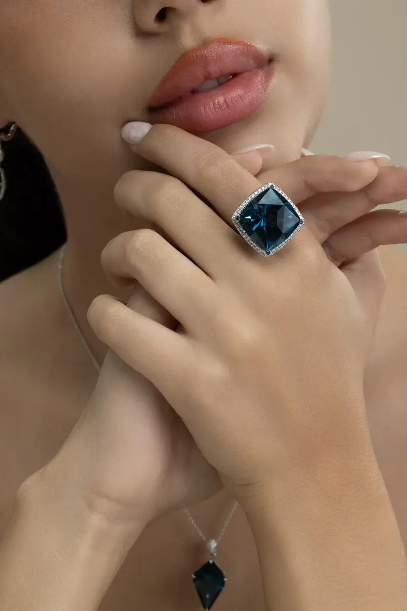 LISA NIK Diamond London Blue Topaz | Thumbnail 2