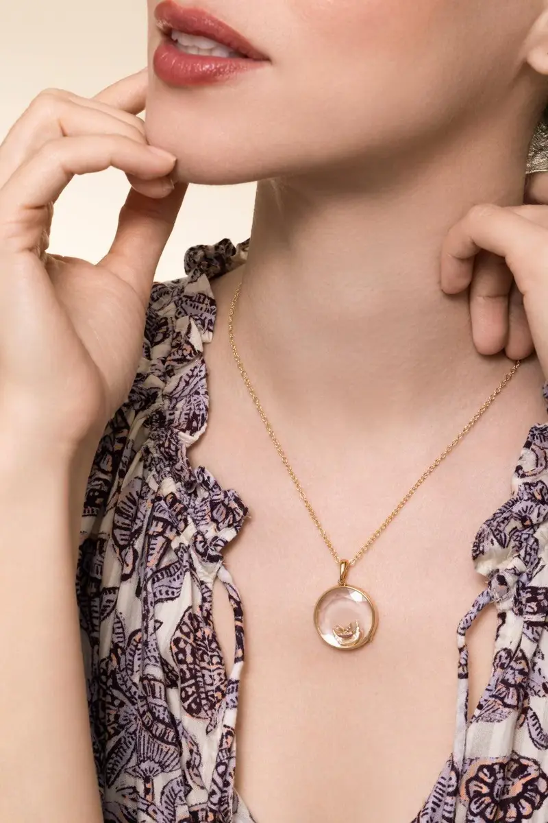 LOQUET Sapphire Large Round Rolo Locket Necklace | Thumbnail 4