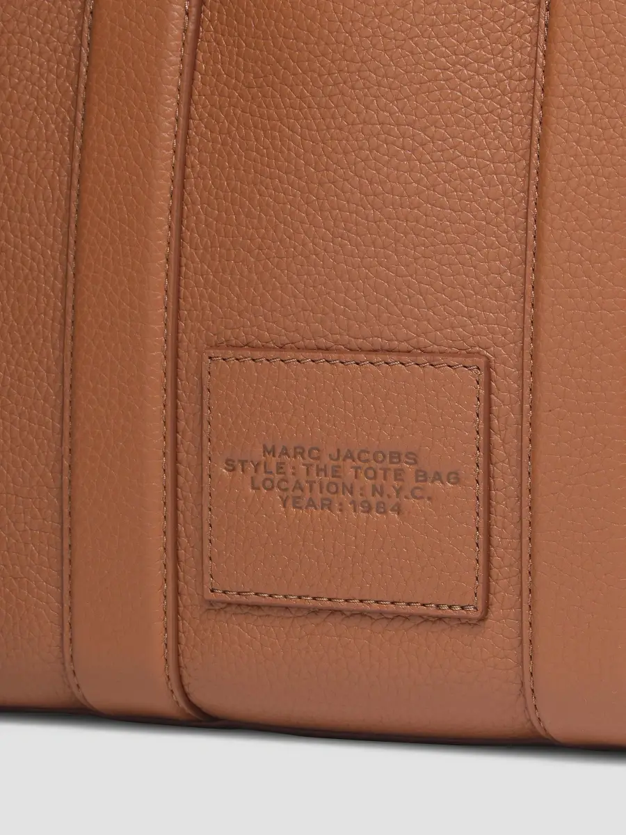 Marc Jacobs Women's The Leather Small Tote Bag | Thumbnail 6 Marc Jacobs Women's The Leather Small Tote Bag | Thumbnail 6