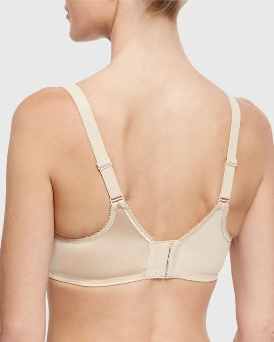 Wacoal Basic Beauty Full-Figure Contour Spacer Bra | Thumbnail 2 Wacoal Basic Beauty Full-Figure Contour Spacer Bra | Thumbnail 2