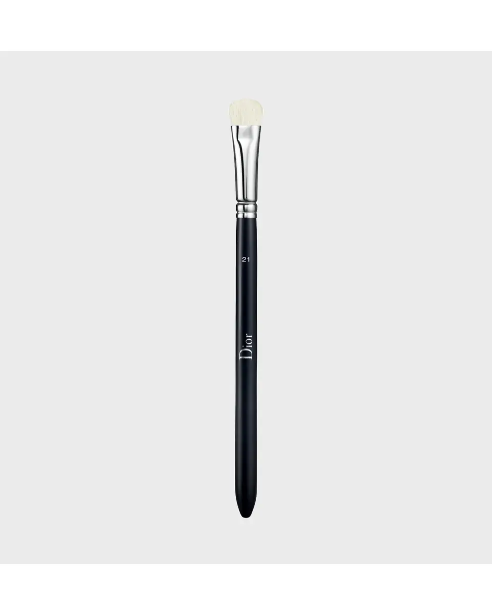 Dior Backstage Flat Eyeshadow Brush | Thumbnail 2