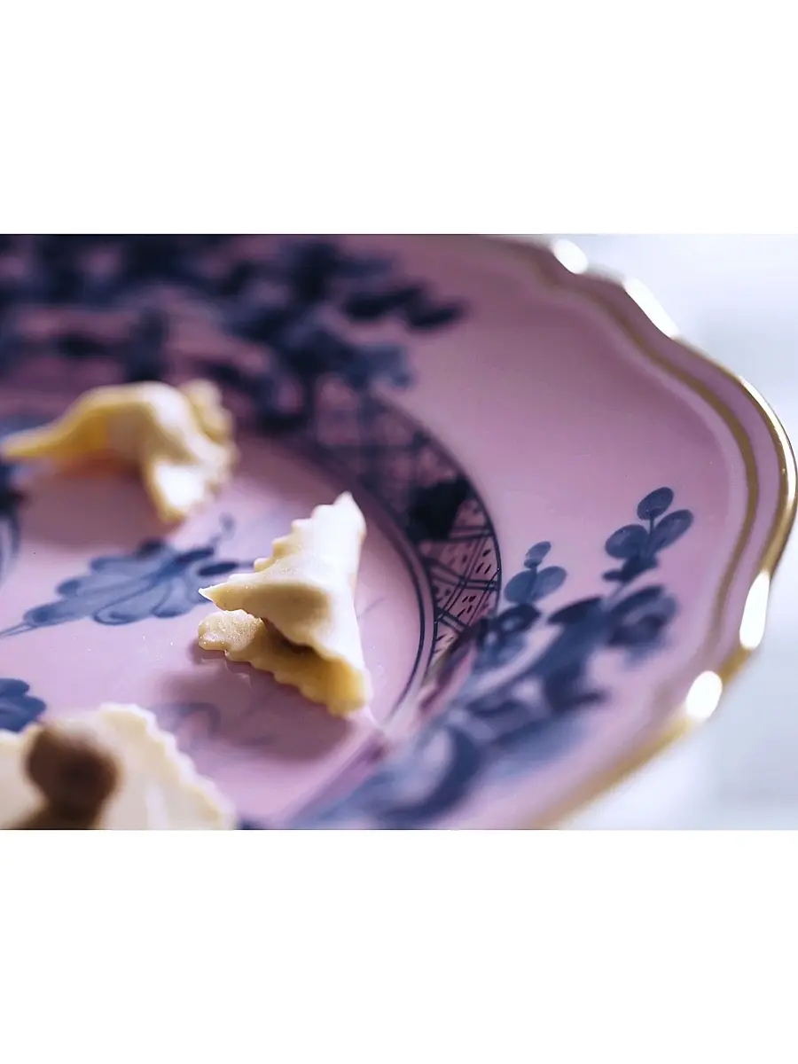 GINORI 1735 Oriente Italiano Gold-Rimmed Plate Collection | Thumbnail 2 GINORI 1735 Oriente Italiano Gold-Rimmed Plate Collection | Thumbnail 2