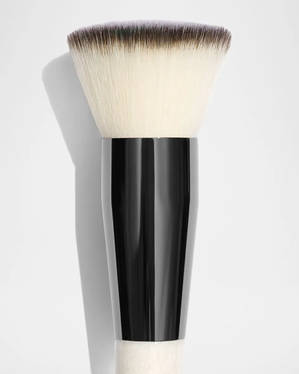 CHANTECAILLE Buff and Blur Brush | Thumbnail 2 CHANTECAILLE Buff and Blur Brush | Thumbnail 2