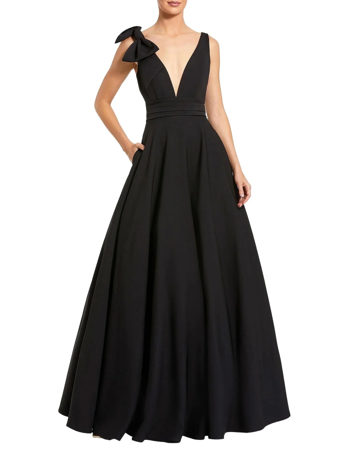 Women's Crepe Sleeveless V-Neck Gown Women's Crepe Sleeveless V-Neck Gown