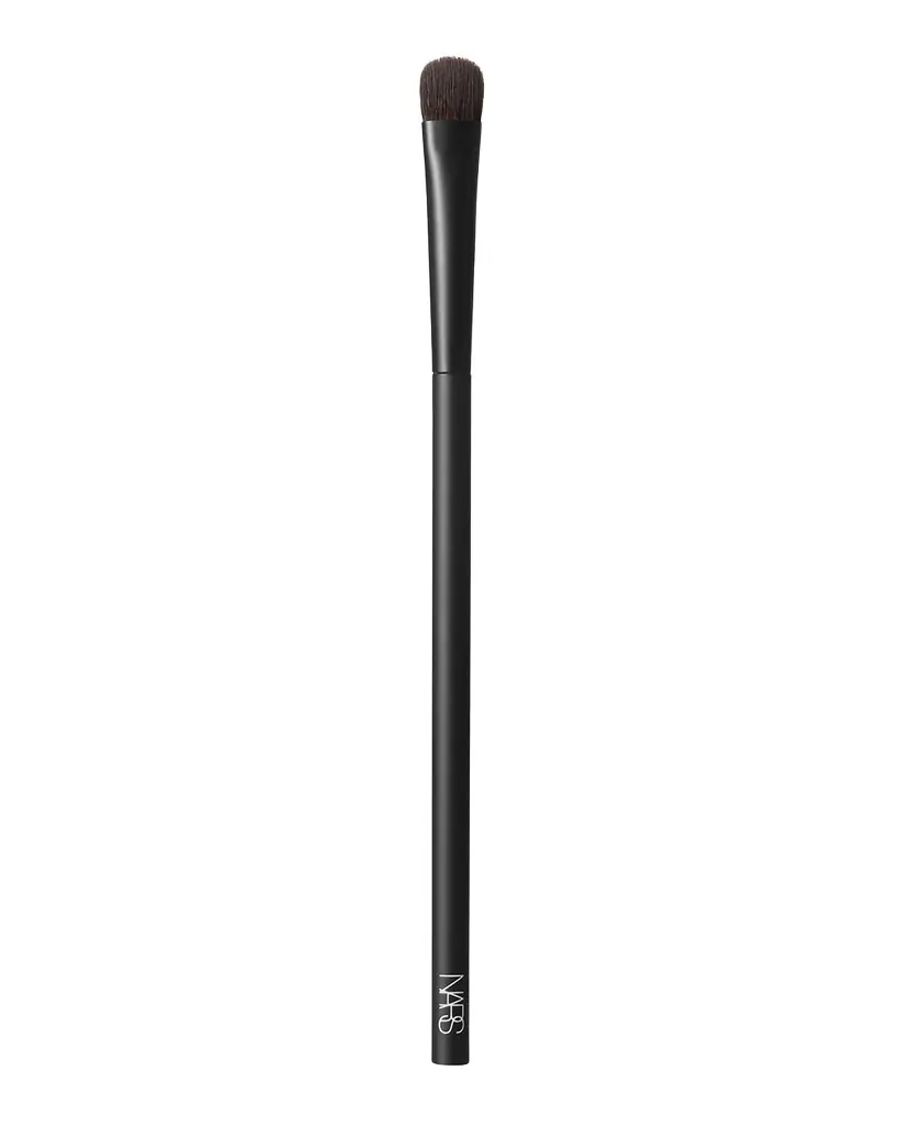 NARS #21 Small Eyeshadow Brush | Image 1 NARS #21 Small Eyeshadow Brush | Image 1