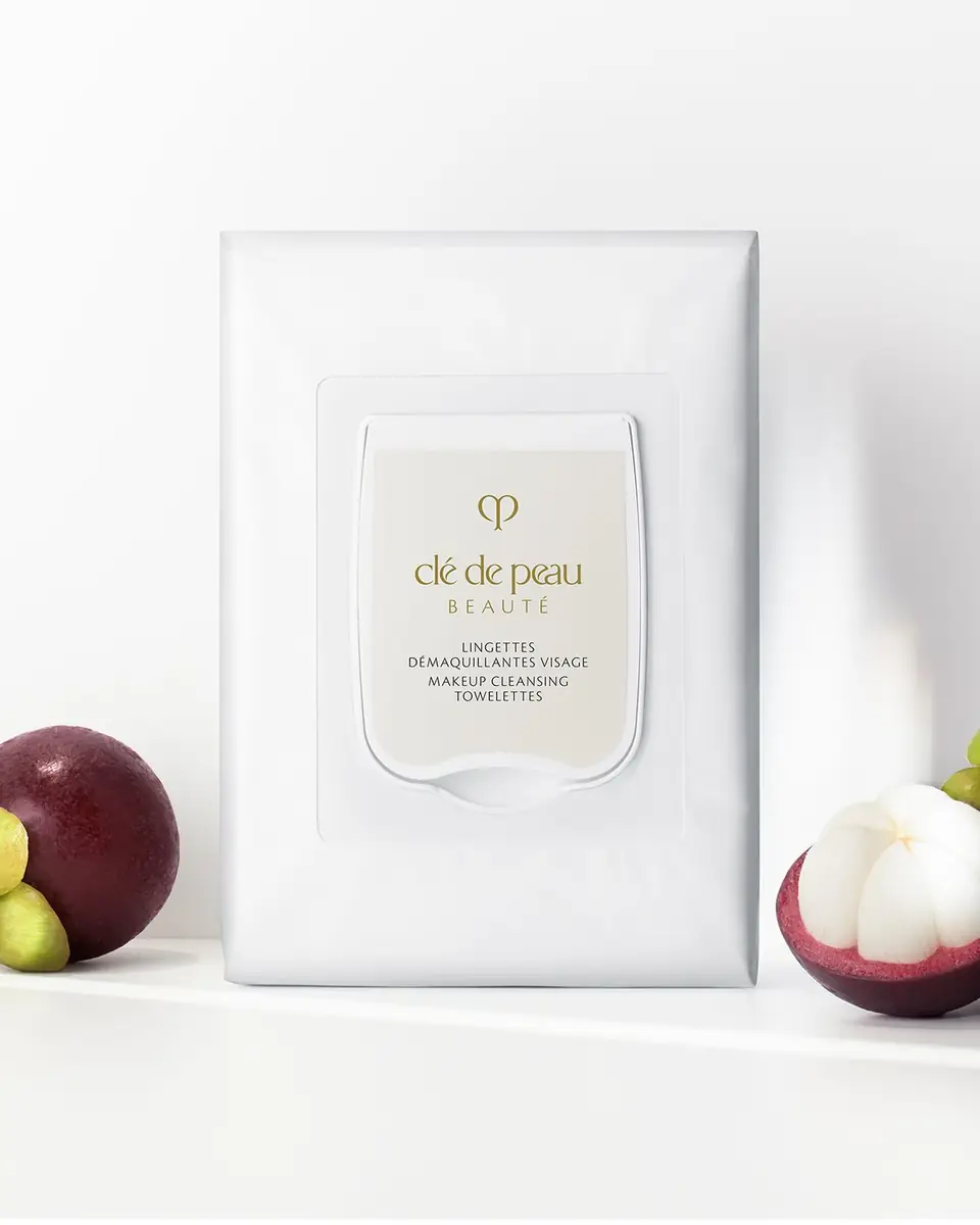CLÉ DE PEAU BEAUTÉ Makeup Cleansing Towelettes, 50 ct. | Thumbnail 3 CLÉ DE PEAU BEAUTÉ Makeup Cleansing Towelettes, 50 ct. | Thumbnail 3