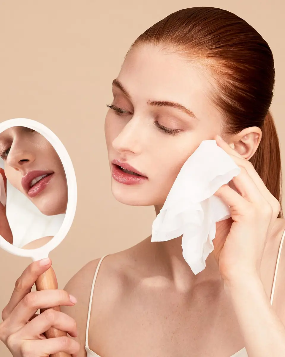 CLÉ DE PEAU BEAUTÉ Makeup Cleansing Towelettes, 50 ct. | Thumbnail 5 CLÉ DE PEAU BEAUTÉ Makeup Cleansing Towelettes, 50 ct. | Thumbnail 5