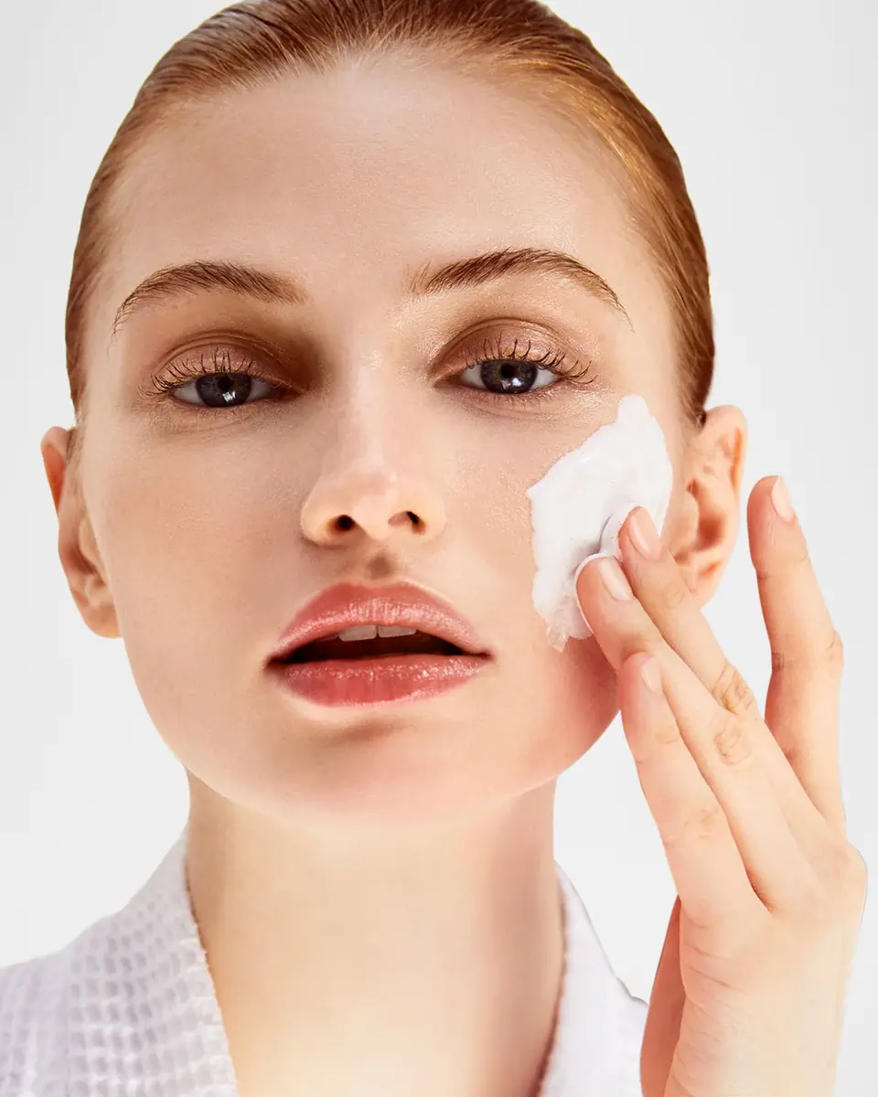 CLÉ DE PEAU BEAUTÉ Softening Cleansing Foam | Thumbnail 4 CLÉ DE PEAU BEAUTÉ Softening Cleansing Foam | Thumbnail 4