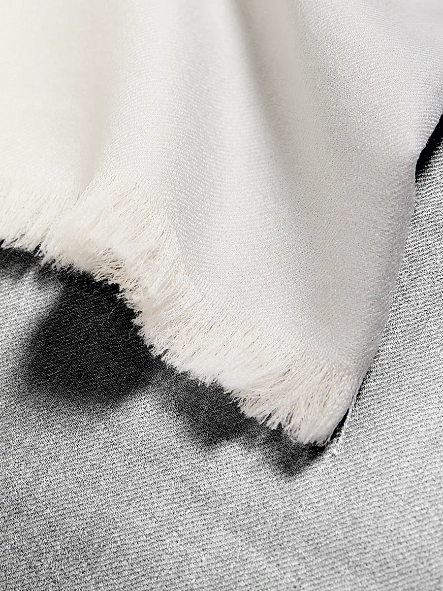 Sofia Cashmere Women's Ombré CashmereScarf | Thumbnail 5 Sofia Cashmere Women's Ombré CashmereScarf | Thumbnail 5