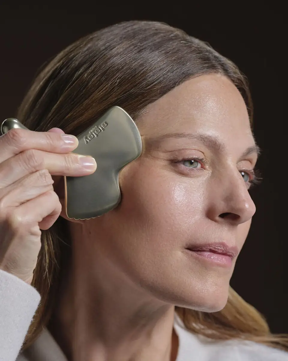 Sisley-Paris Ginkgo Gua Sha Massage Tool | Thumbnail 6 Sisley-Paris Ginkgo Gua Sha Massage Tool | Thumbnail 6