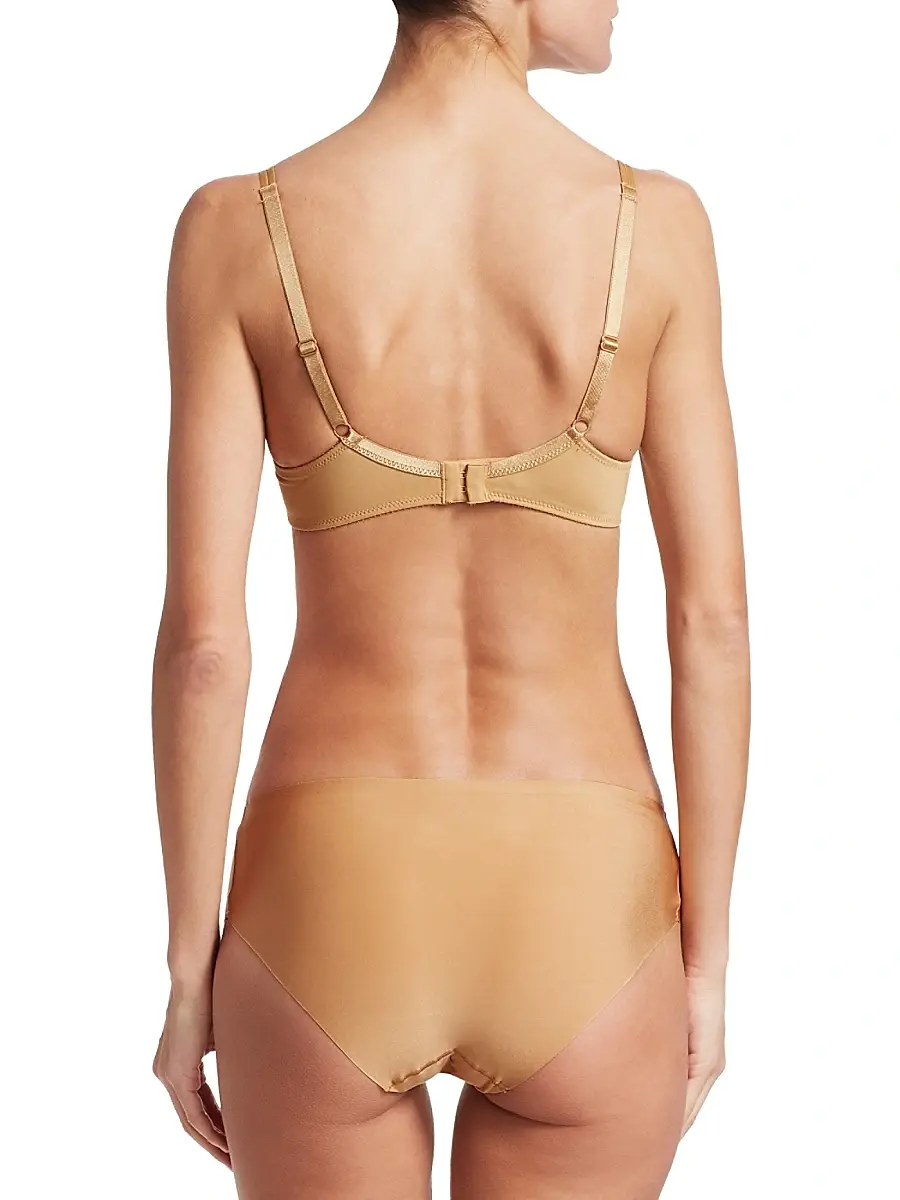 Chantelle Women's Basic Invisible Three-Quarter Memory Foam T-Shirt Bra | Thumbnail 4