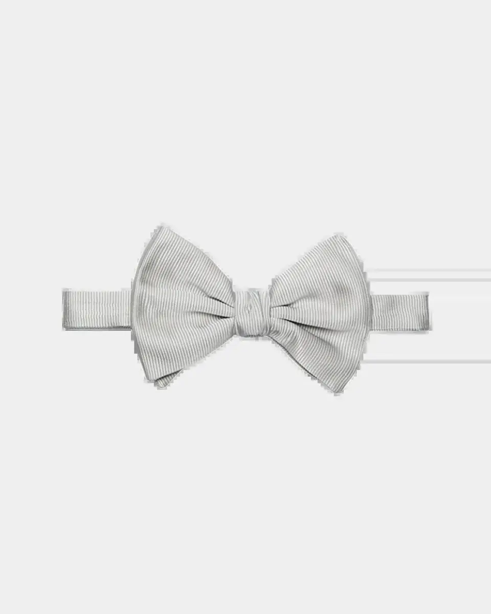 Giorgio Armani Men's Solid Silk Bow Tie | Thumbnail 2 Giorgio Armani Men's Solid Silk Bow Tie | Thumbnail 2