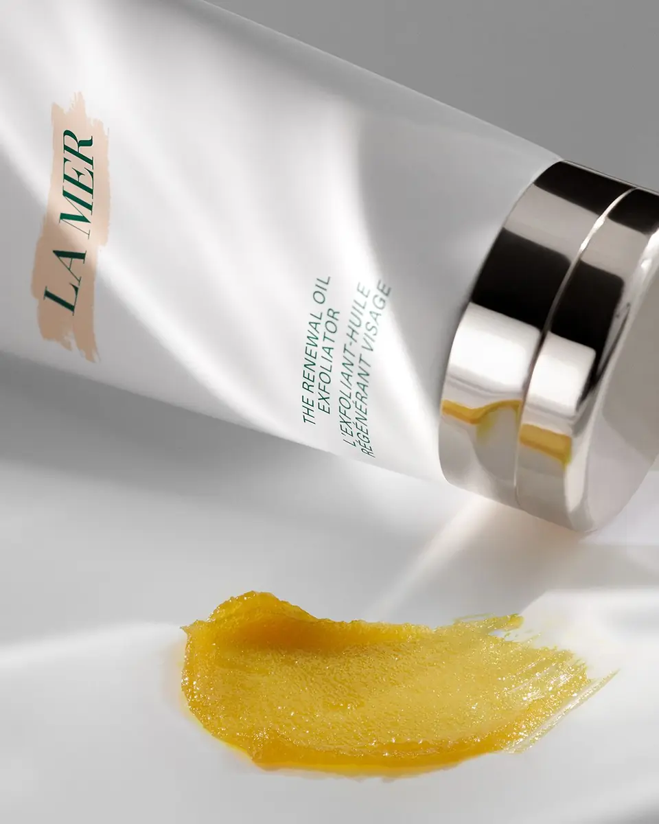 La Mer The Renewal Oil Exfoliator, 3.4 oz. | Thumbnail 2 La Mer The Renewal Oil Exfoliator, 3.4 oz. | Thumbnail 2