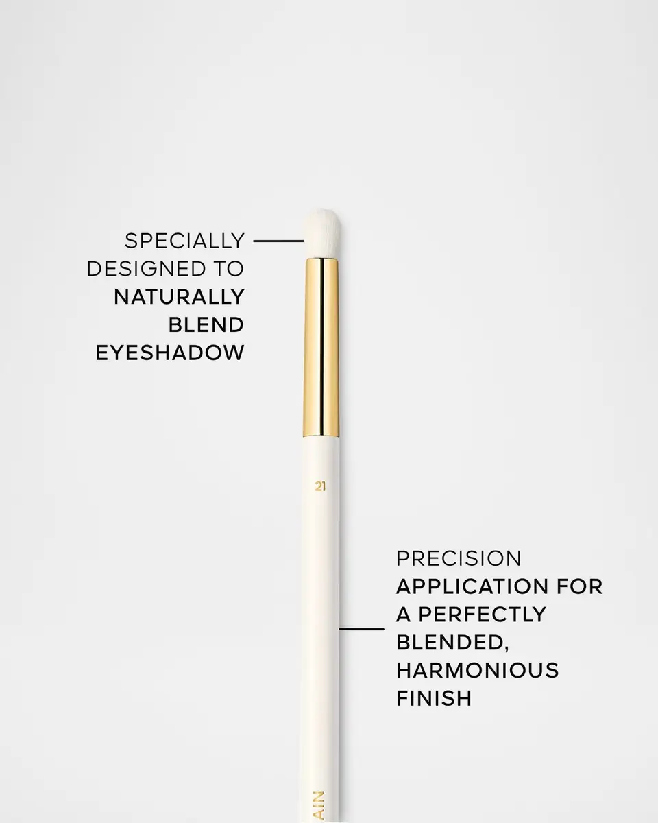 Guerlain No 21 Eyeshadow Blending Brush | Thumbnail 2 Guerlain No 21 Eyeshadow Blending Brush | Thumbnail 2