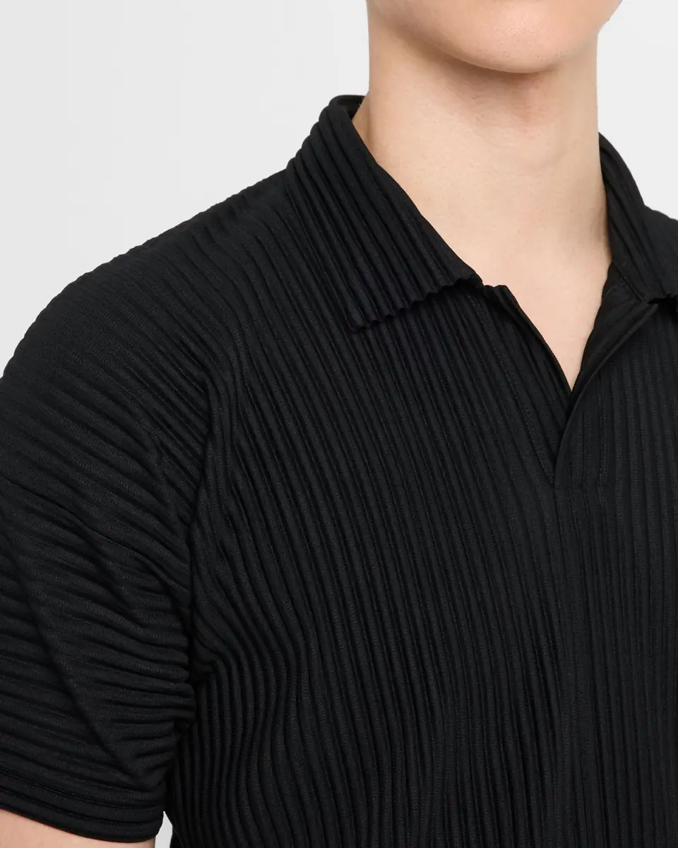 Homme Plissé Issey Miyake Men's Pleated Johnny Collar Polo Shirt | Thumbnail 5
