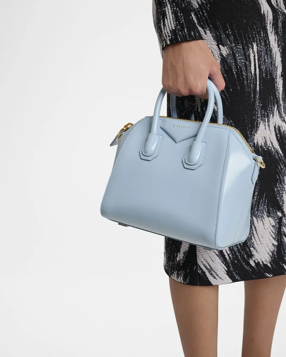 Givenchy Antigona Mini Top-Handle Bag in Patent Leather | Thumbnail 2 Givenchy Antigona Mini Top-Handle Bag in Patent Leather | Thumbnail 2