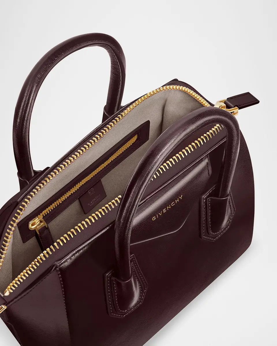 Givenchy Antigona Small Top-Handle Bag in Box Leather | Thumbnail 2 Givenchy Antigona Small Top-Handle Bag in Box Leather | Thumbnail 2