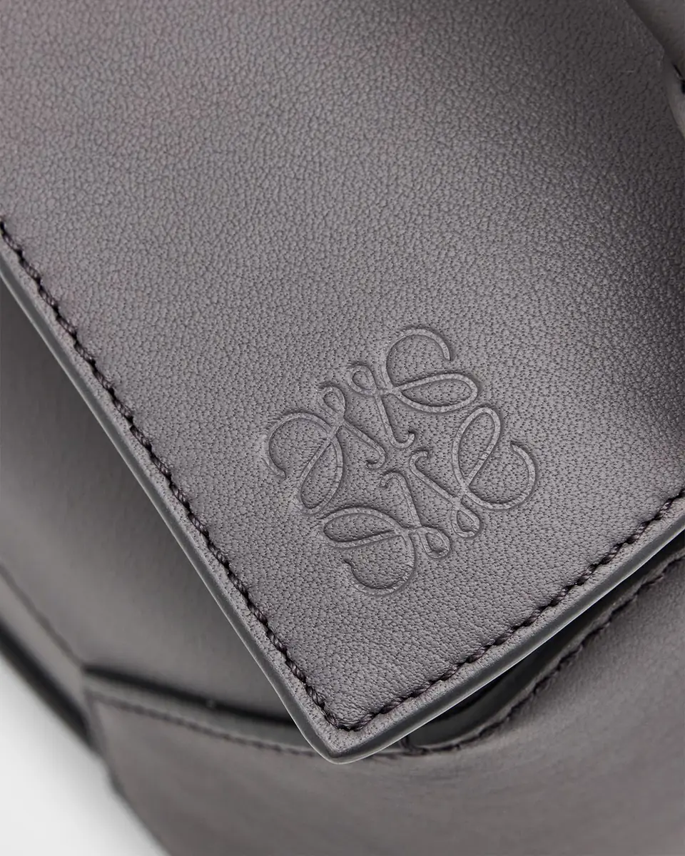 Loewe Puzzle Edge Small Shoulder Bag in Calfskin Leather | Thumbnail 5 Loewe Puzzle Edge Small Shoulder Bag in Calfskin Leather | Thumbnail 5