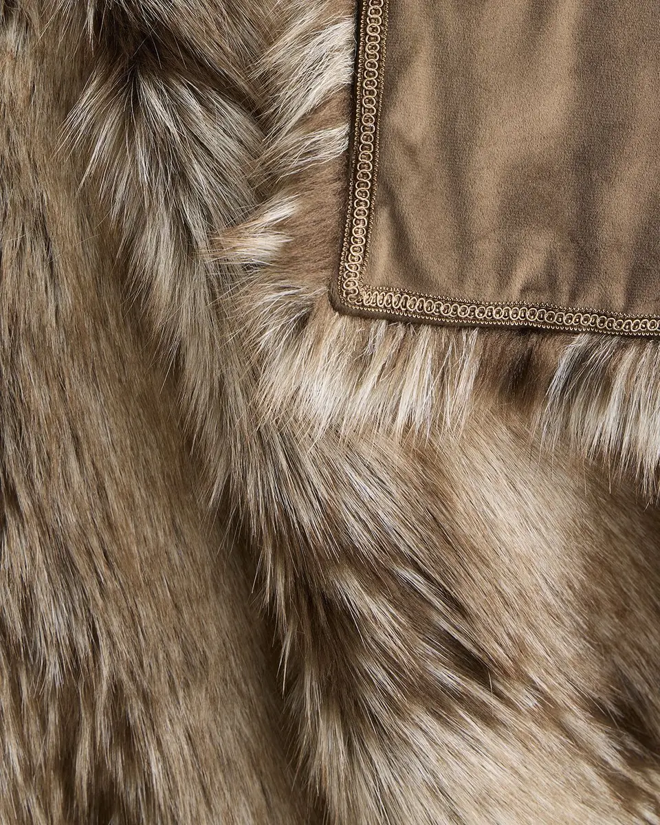 Lyla Grant Faux Fox Throw, 60" x 72" | Thumbnail 9