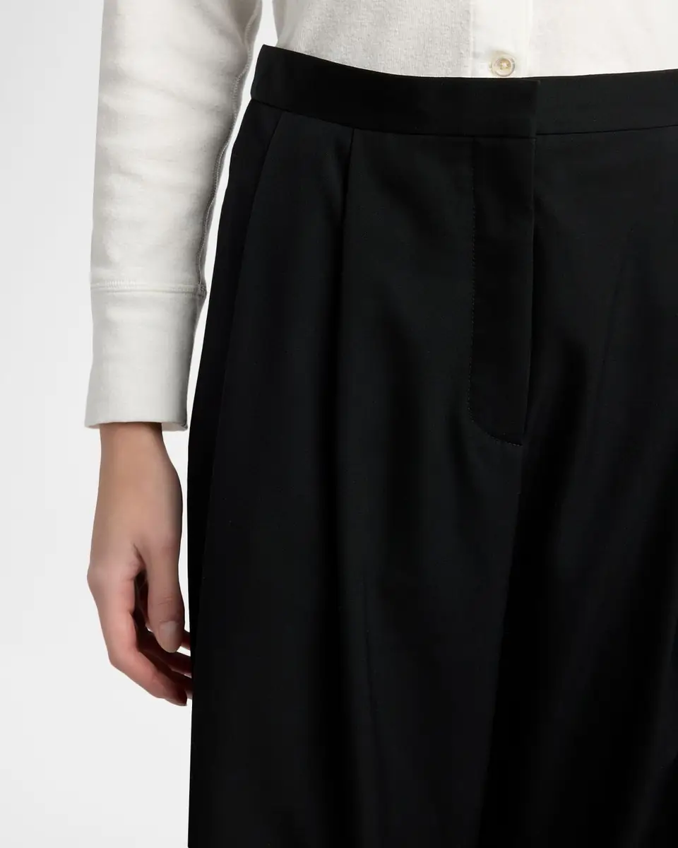 The Row Kalyan Wide-Leg Wool Gabardine Shorts | Thumbnail 5