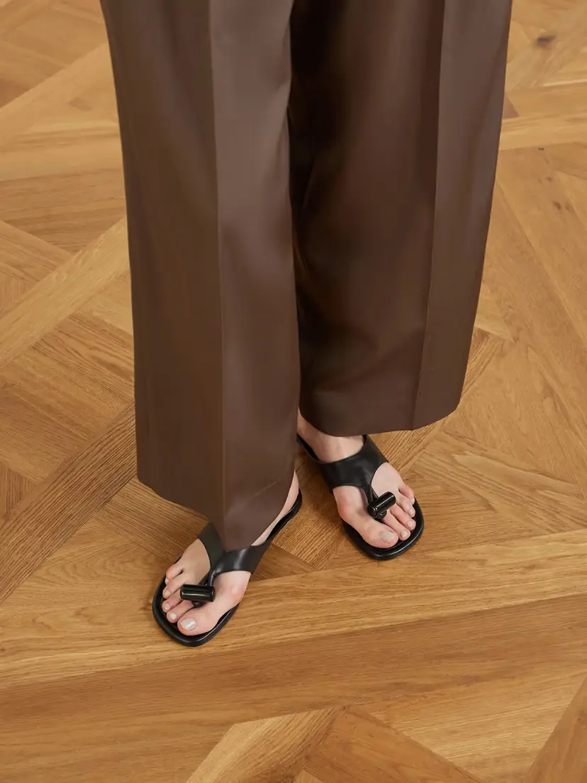 Loewe Toggle Leather Slides | Thumbnail 2