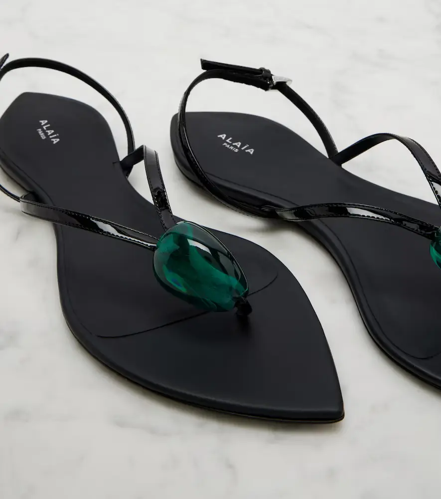 Alaïa Alaïa Embellished patent leather thong sandals | Thumbnail 3 Alaïa Alaïa Embellished patent leather thong sandals | Thumbnail 3