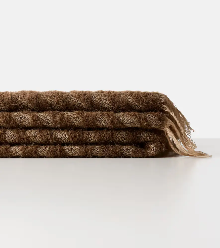 The House of Lyria Tonka. D1 chevron throw | Thumbnail 5