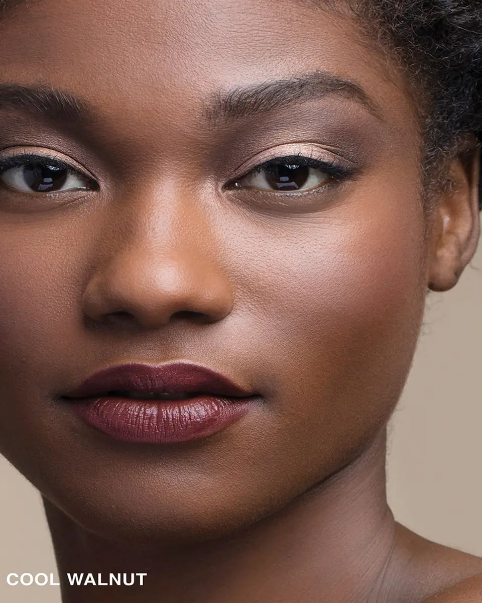 BOBBI BROWN Skin Long-Wear Weightless Foundation SPF 15 | Thumbnail 3 BOBBI BROWN Skin Long-Wear Weightless Foundation SPF 15 | Thumbnail 3