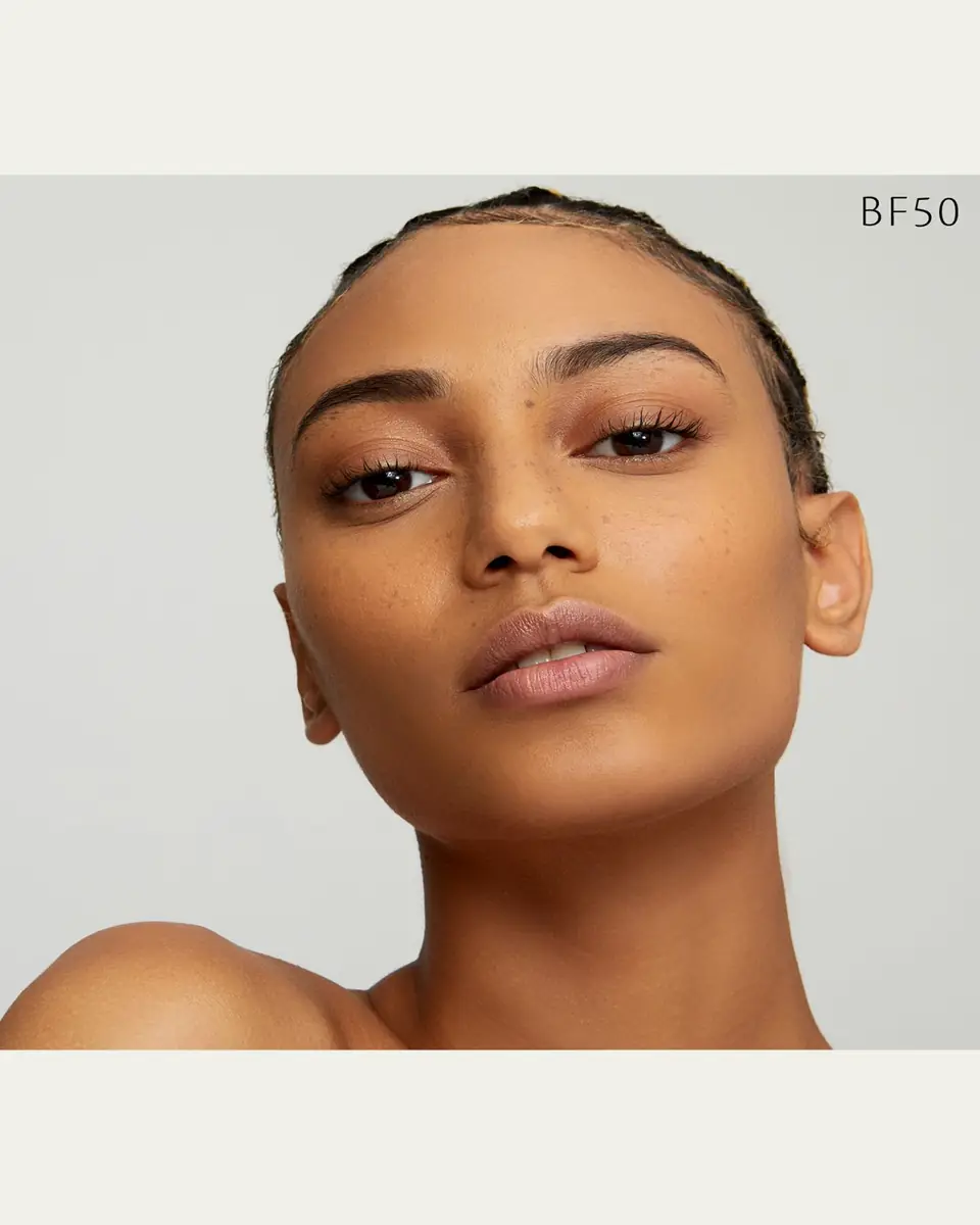 CLÉ DE PEAU BEAUTÉ Radiant Fluid Foundation Matte SPF 20, 1.1 oz. | Thumbnail 4 CLÉ DE PEAU BEAUTÉ Radiant Fluid Foundation Matte SPF 20, 1.1 oz. | Thumbnail 4