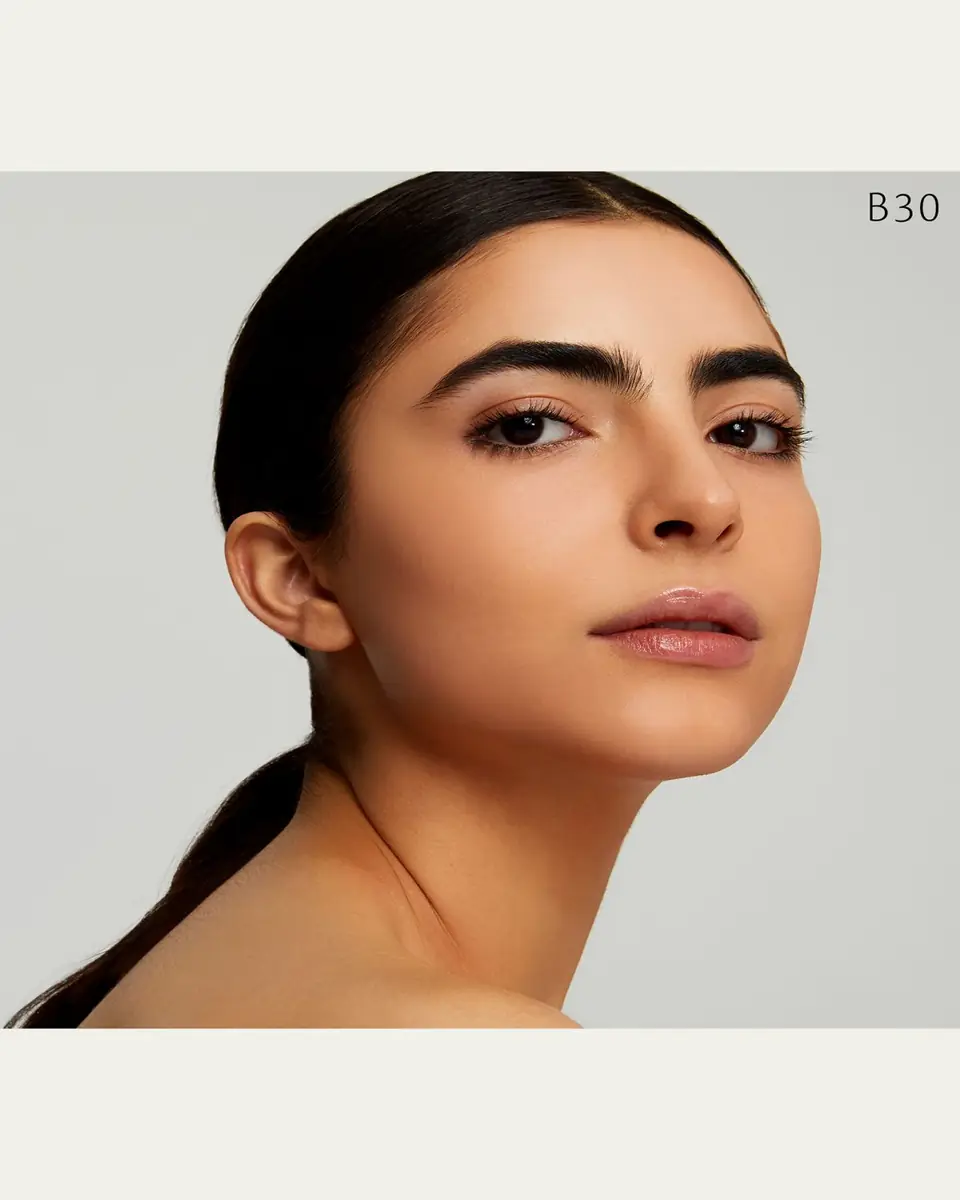 CLÉ DE PEAU BEAUTÉ Radiant Fluid Foundation Matte SPF 20, 1.1 oz. | Thumbnail 4 CLÉ DE PEAU BEAUTÉ Radiant Fluid Foundation Matte SPF 20, 1.1 oz. | Thumbnail 4