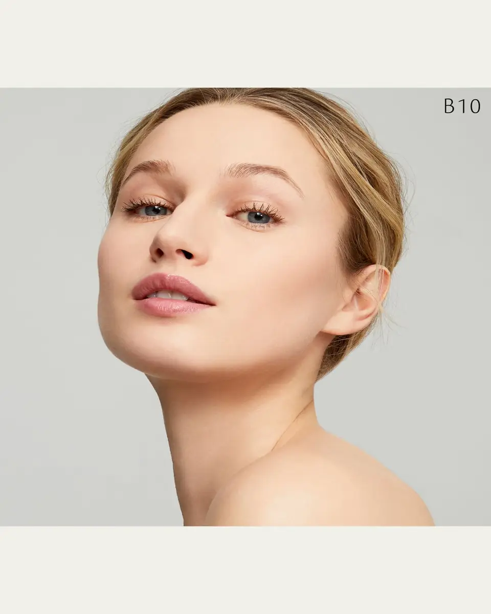 CLÉ DE PEAU BEAUTÉ Radiant Fluid Foundation Matte SPF 20, 1.1 oz. | Thumbnail 4 CLÉ DE PEAU BEAUTÉ Radiant Fluid Foundation Matte SPF 20, 1.1 oz. | Thumbnail 4