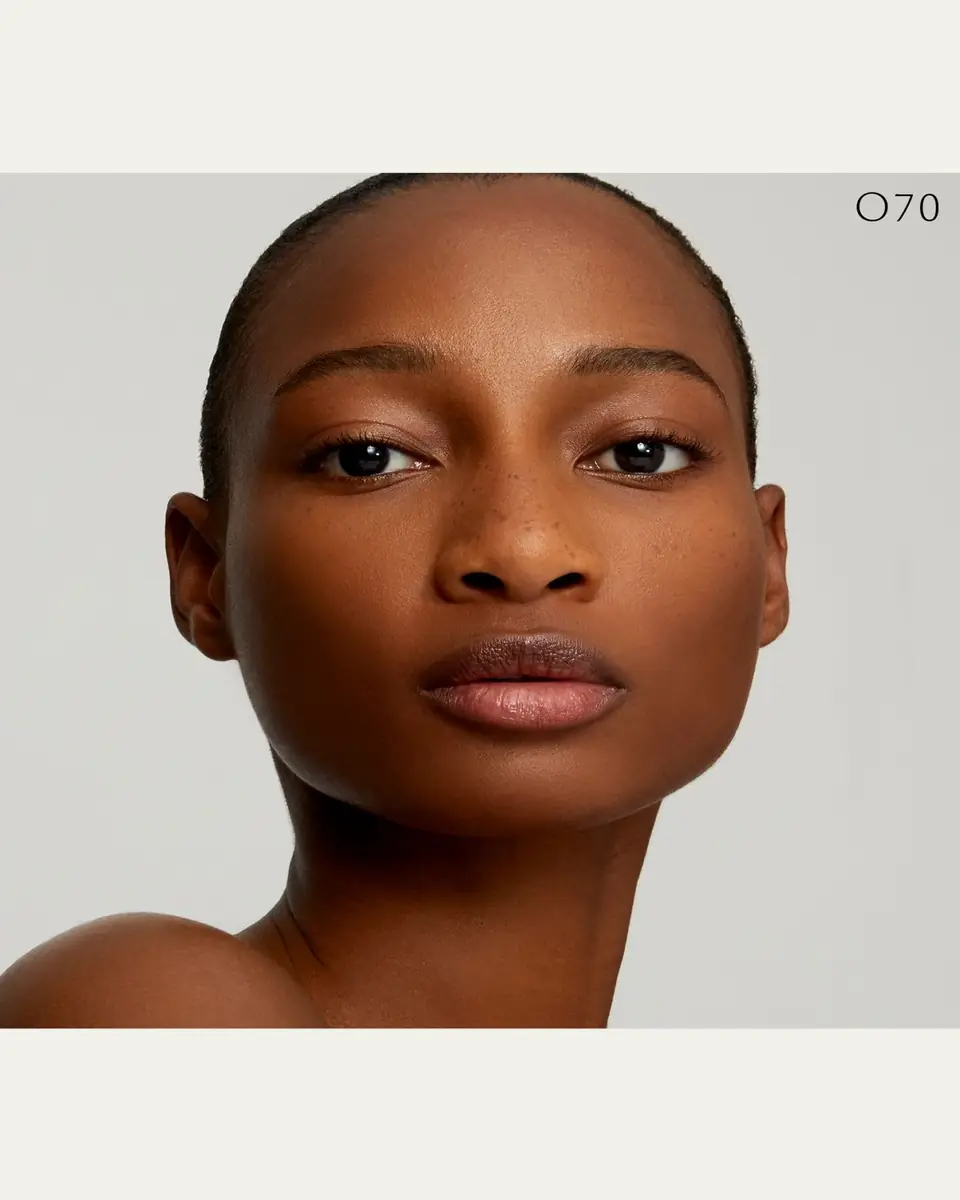 CLÉ DE PEAU BEAUTÉ Radiant Fluid Foundation Natural SPF 25, 1.1 oz. | Thumbnail 4 CLÉ DE PEAU BEAUTÉ Radiant Fluid Foundation Natural SPF 25, 1.1 oz. | Thumbnail 4