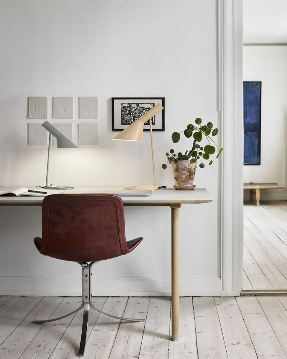 Louis Poulsen AJ 22" Adjustable Table Lamp | Thumbnail 4 Louis Poulsen AJ 22" Adjustable Table Lamp | Thumbnail 4
