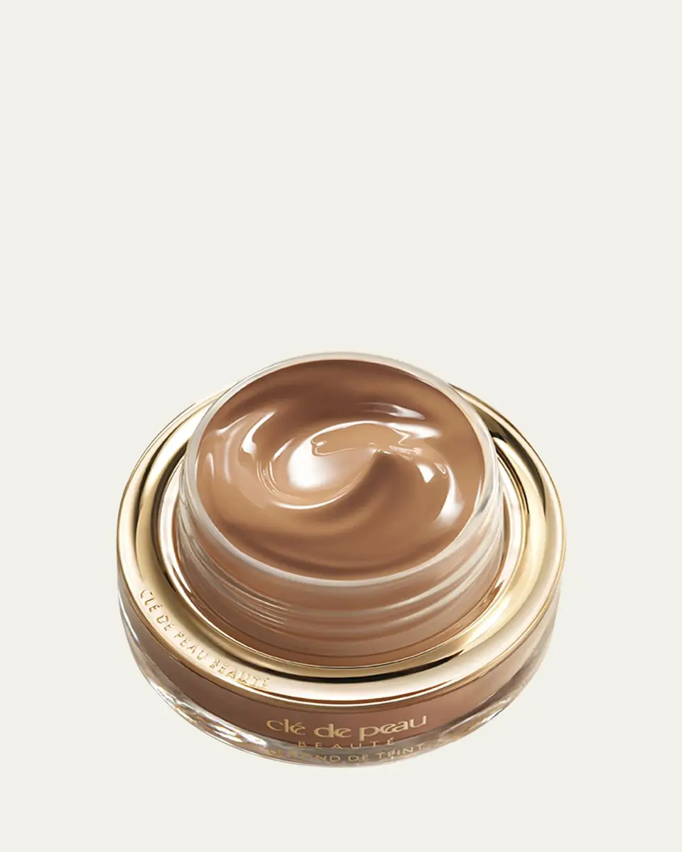 CLÉ DE PEAU BEAUTÉ The Foundation, SPF 22, 1 oz. | Thumbnail 4 CLÉ DE PEAU BEAUTÉ The Foundation, SPF 22, 1 oz. | Thumbnail 4