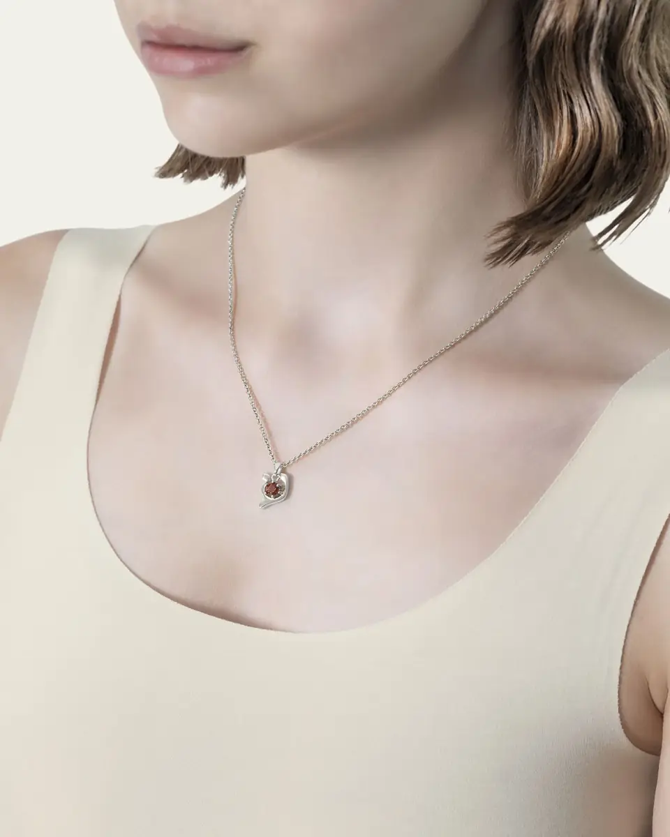 Procaccia Jewelry 18K Gold Hebrew AYN Initial Necklace | Thumbnail 2