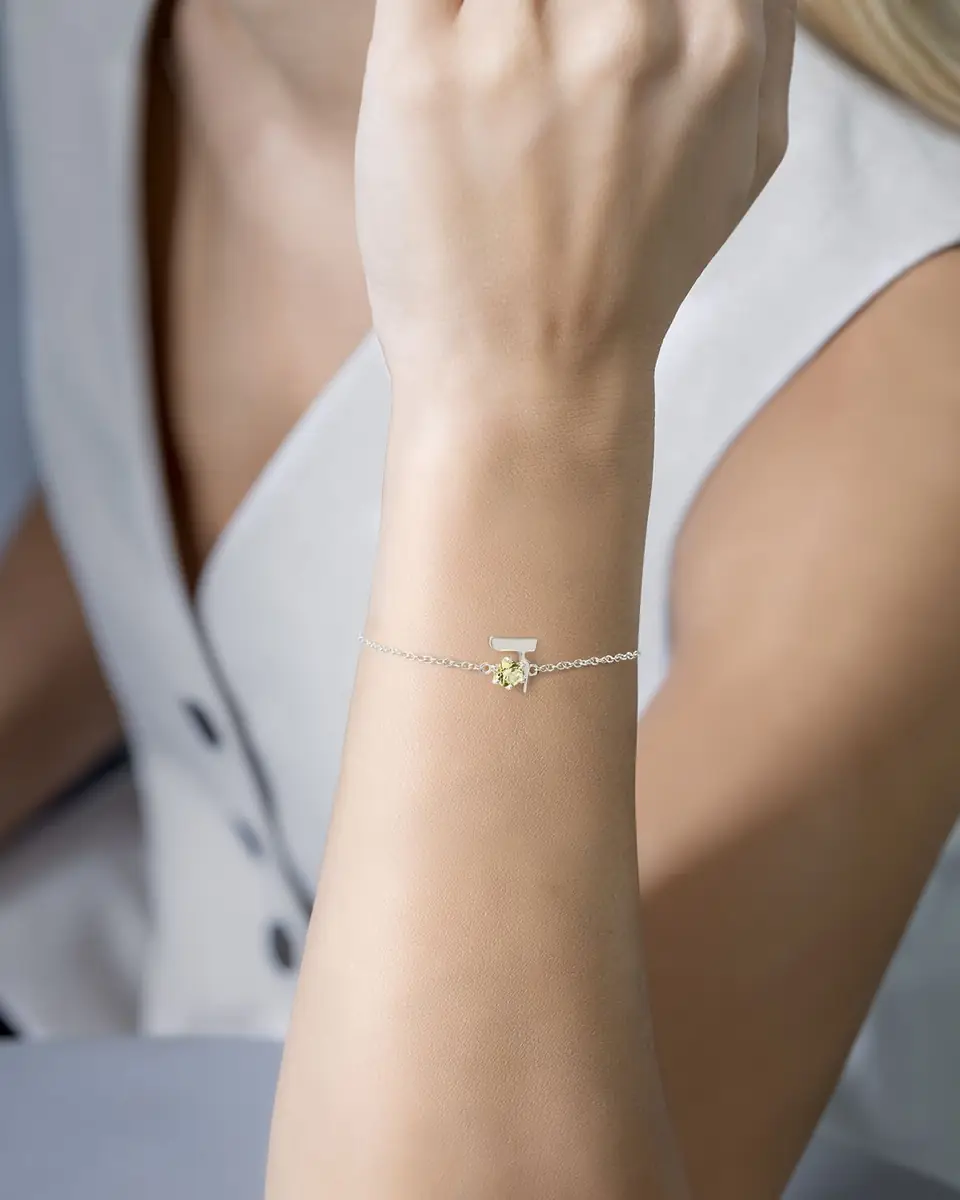 Procaccia Jewelry 18K Gold Hebrew DALET Initial Bracelet | Thumbnail 2