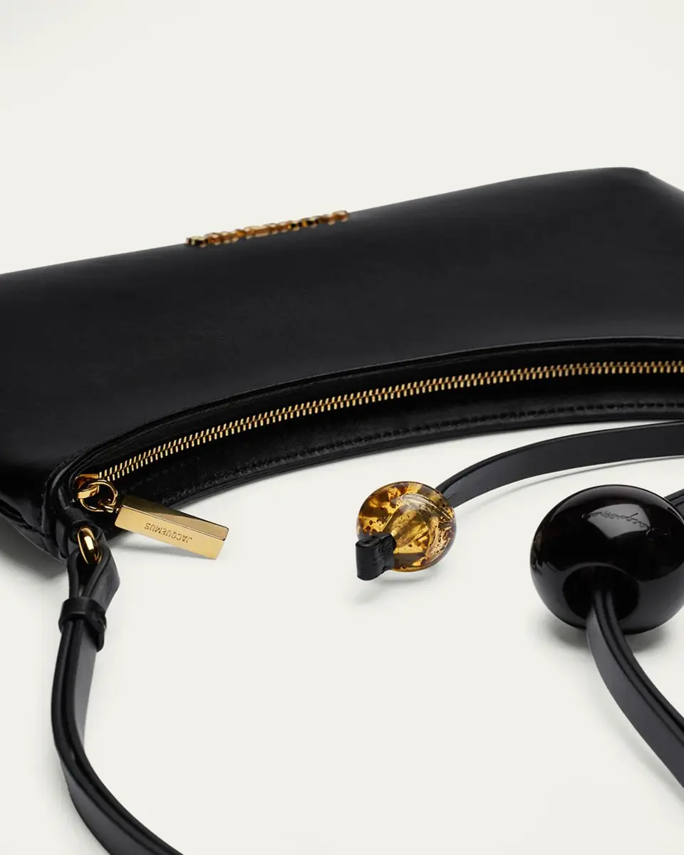 Jacquemus Le Bisou Perle Leather Shoulder Bag | Thumbnail 4 Jacquemus Le Bisou Perle Leather Shoulder Bag | Thumbnail 4