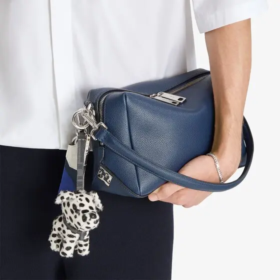 Fendi Medium Lui bag with a soft design, made of dark blue | Thumbnail 2 Fendi Medium Lui bag with a soft design, made of dark blue | Thumbnail 2