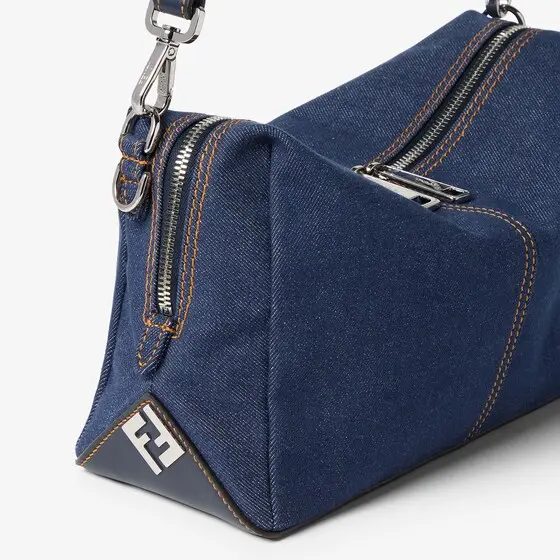 Fendi Medium-sized Lui bag with a soft construction, made | Thumbnail 6 Fendi Medium-sized Lui bag with a soft construction, made | Thumbnail 6