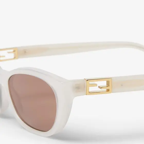 Fendi Cat-eye Baguette glasses in translucent creamy white | Thumbnail 3 Fendi Cat-eye Baguette glasses in translucent creamy white | Thumbnail 3