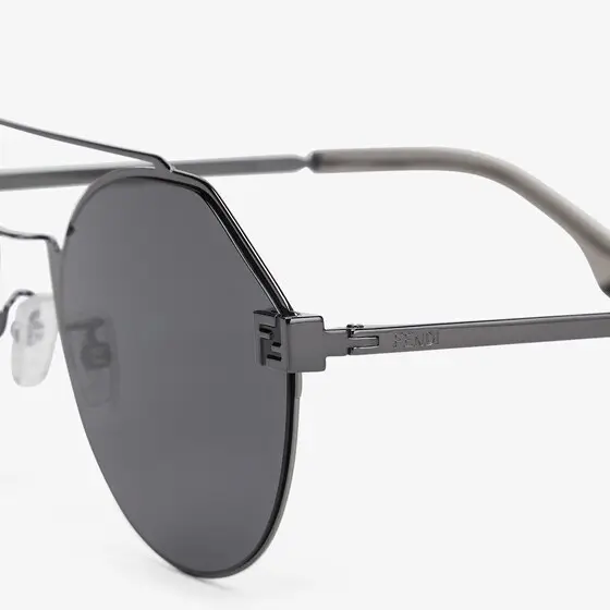 Fendi Round, ultra-light sunglasses made of metal with a dark | Thumbnail 3 Fendi Round, ultra-light sunglasses made of metal with a dark | Thumbnail 3