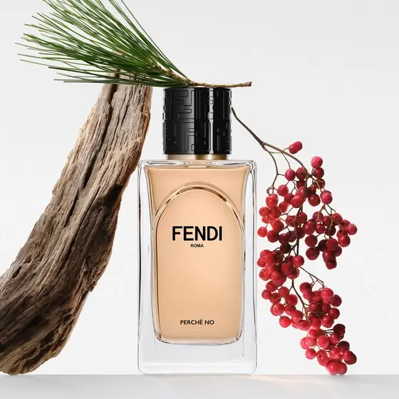 Fendi The comfort of a linen sheet and the unmistakable warmth | Thumbnail 3 Fendi The comfort of a linen sheet and the unmistakable warmth | Thumbnail 3